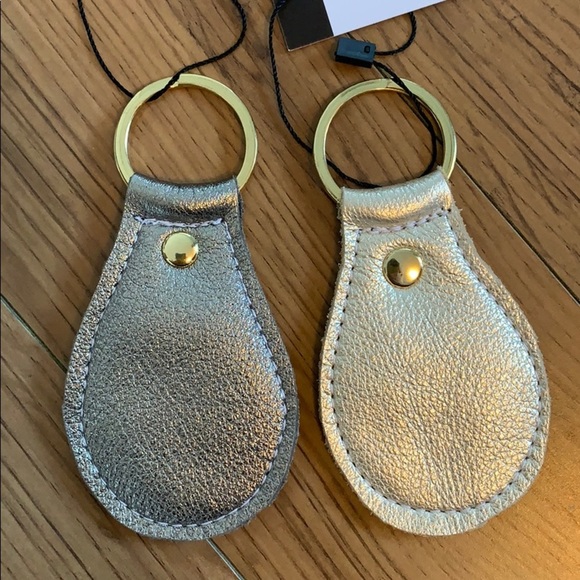 Metallic leather keychain - Picture 3 of 11